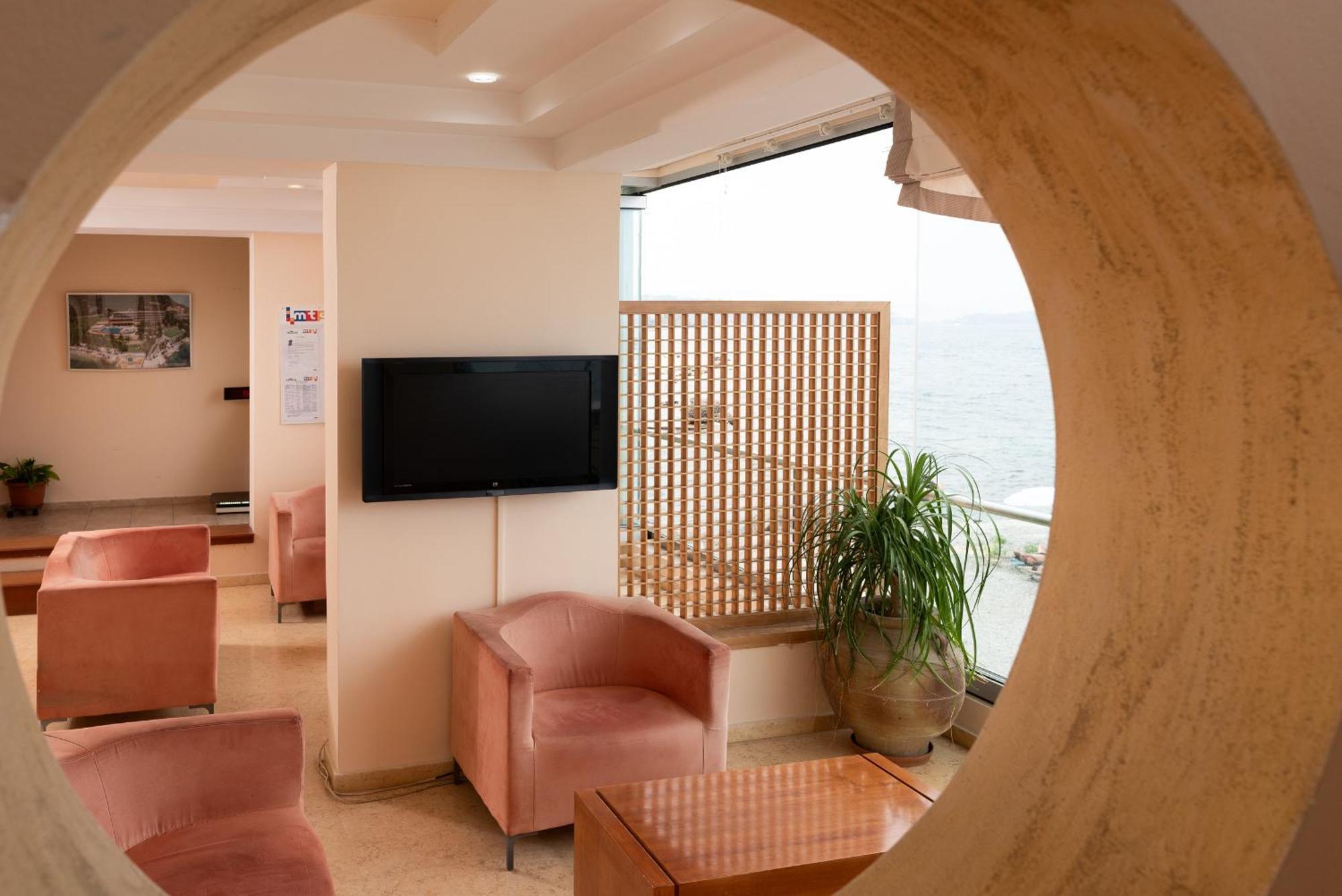 Corfu Maris 4*